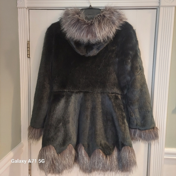 GORGEOUS! Ladies Black Faux Fur size Med - Picture 7 of 9